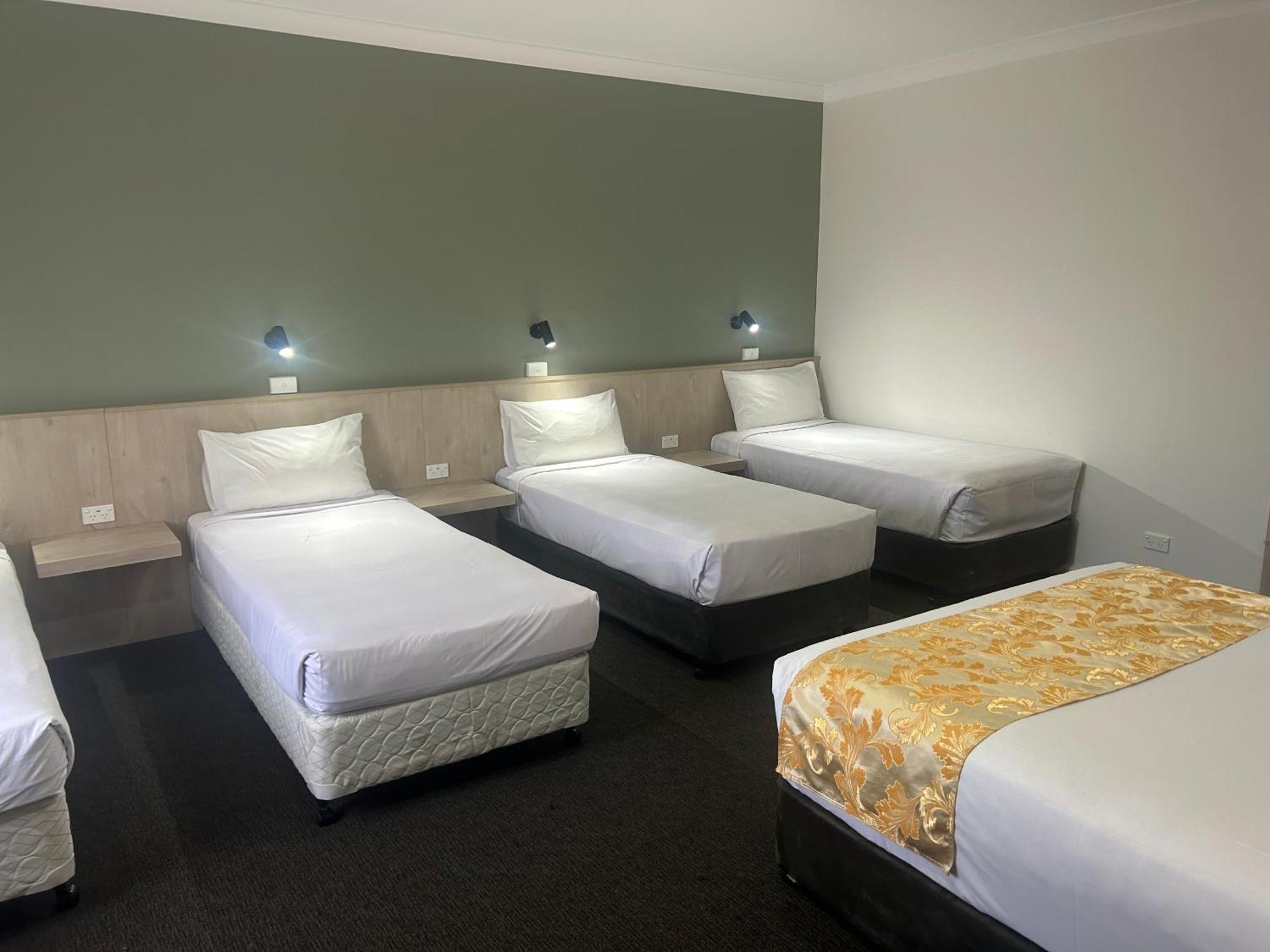 Country Lodge Motor Inn Bathurst Exterior photo