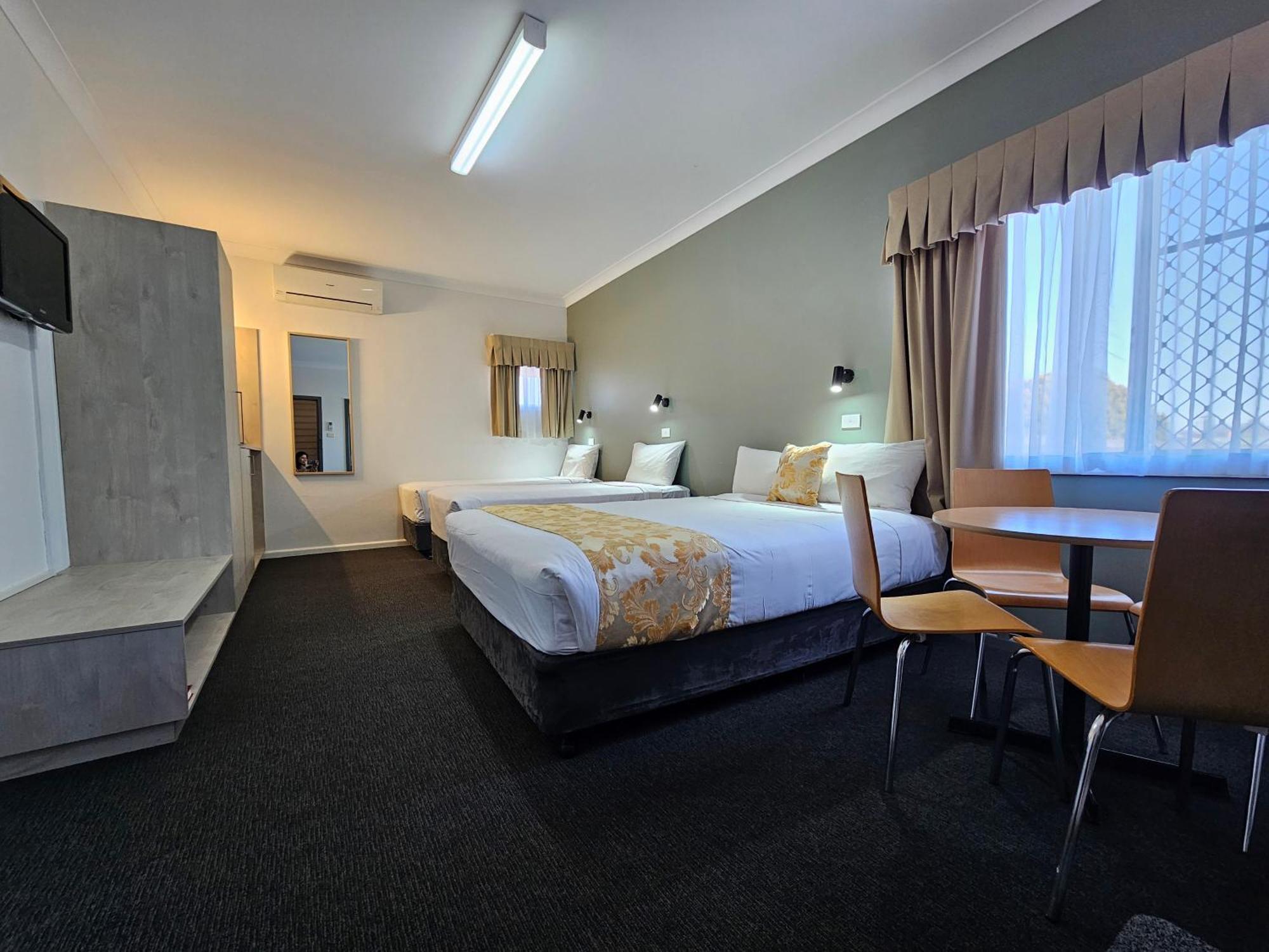 Country Lodge Motor Inn Bathurst Exterior photo